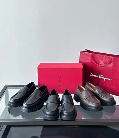 SALVATORE FERRAGAMO Мужские лоферы коровья кожа глубокий черный