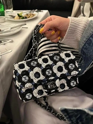 CHANEL Женская сумка CF Camelia с пайетками