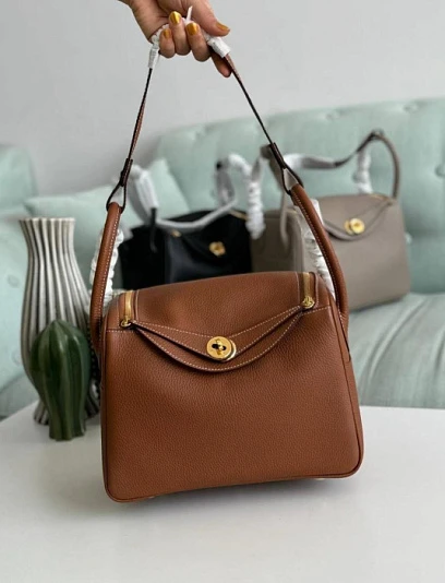 HERMES Женская сумка Lindy 26 см 37/Gold Swift