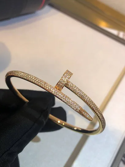 CARTIER Женский браслет Juste un Clou жёлтое золото и бриллианты