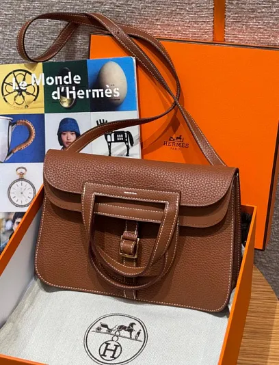 HERMES Женская сумка Halzan 25 см 37/gold Clemence