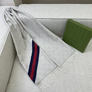 GUCCI Женский шарф из шерсти