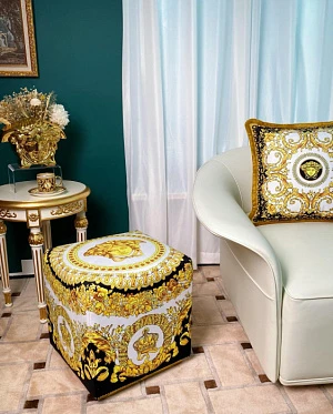 VERSACE Пуфик с цифровой печатью на бархате 