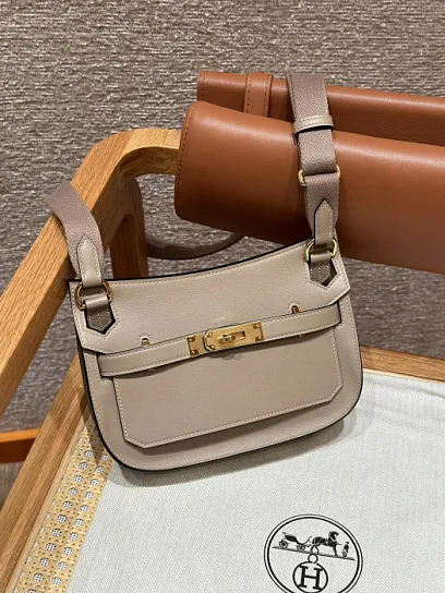 HERMES Женская сумка Jypsiere 23 см 81/Gris tourtelle Swift