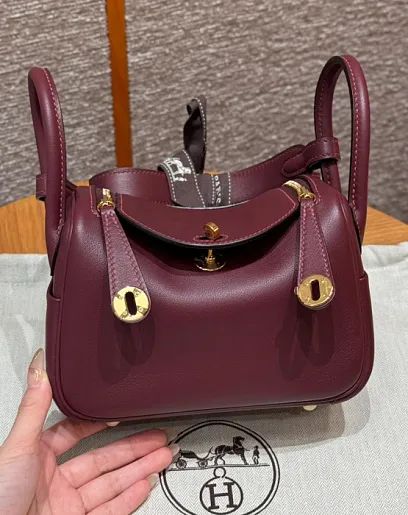 HERMES Женская сумка Lindy 19 см 57/Bordeaux Swift