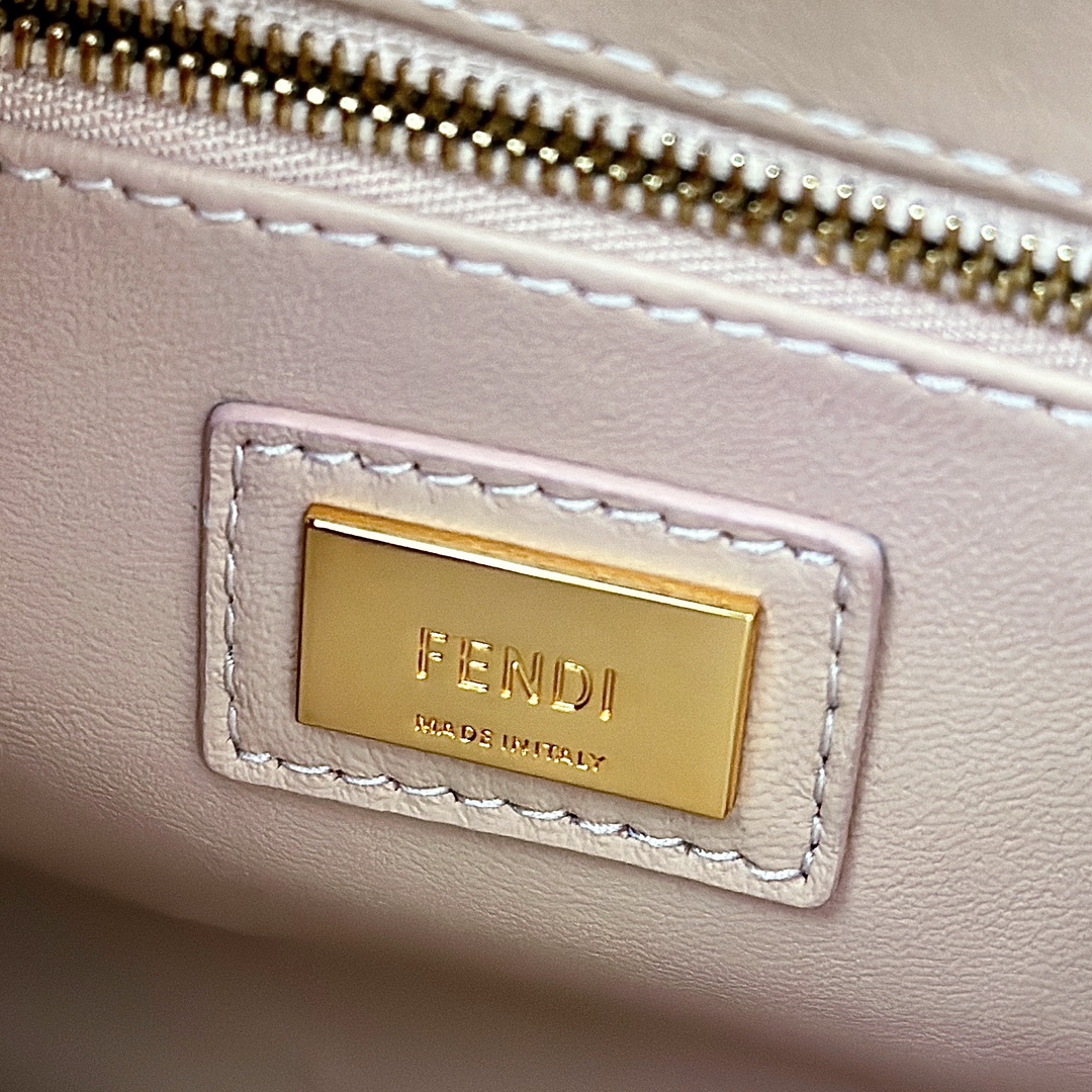 FENDI Женская сумка Peekaboo из овечьей кожи