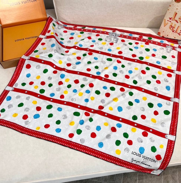 LOUIS VUITTON Женский платок из шелка