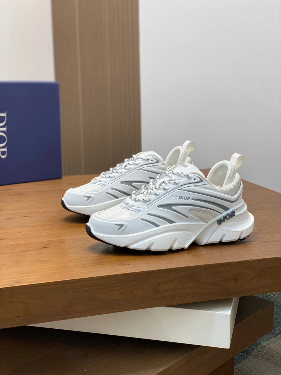 CHRISTIAN DIOR Мужские кроссовки B44 Blade CHRISTIAN DIOR Мужские кроссовки B44 Blade