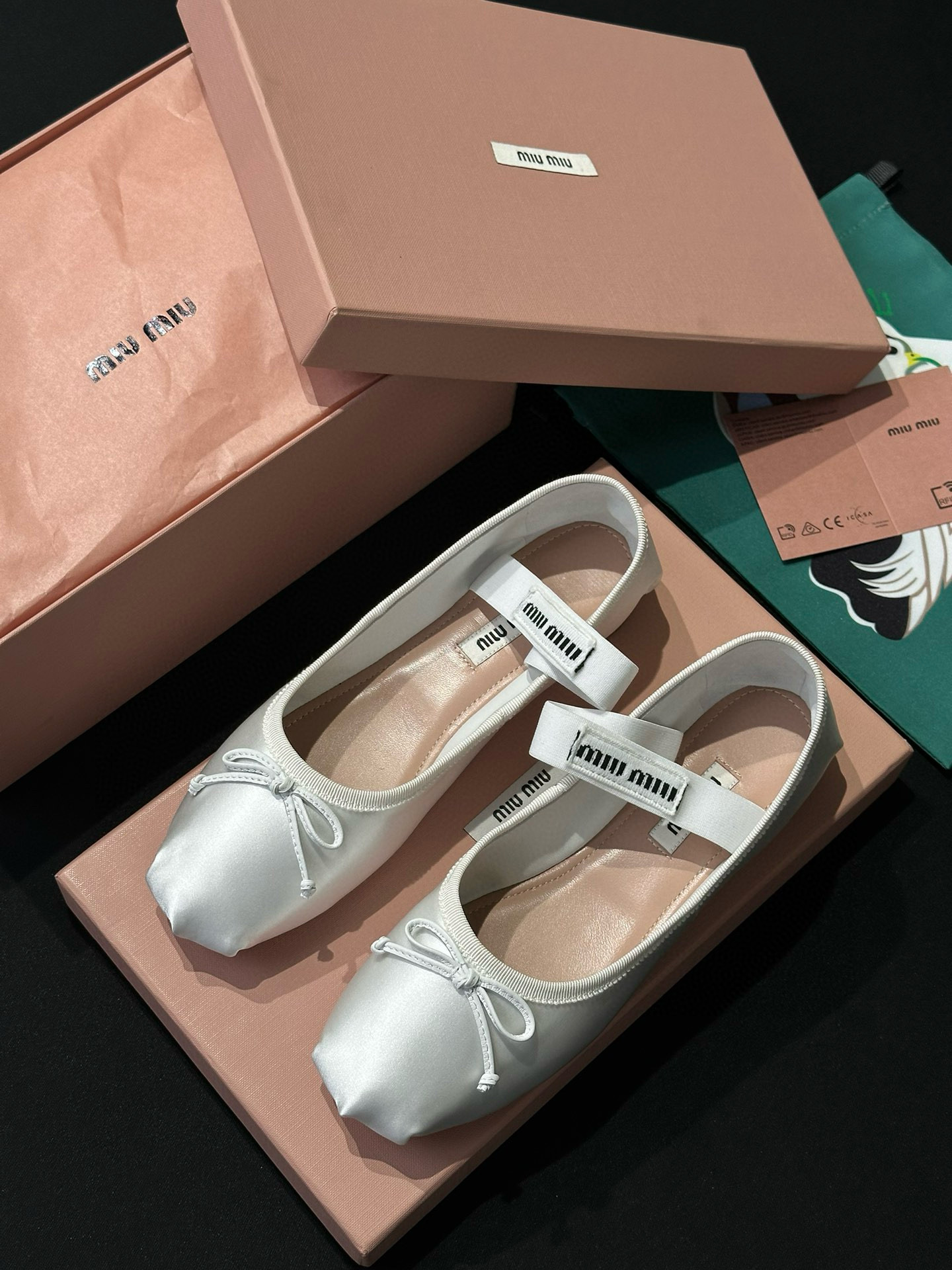 MIU MIU Атласные балетки 