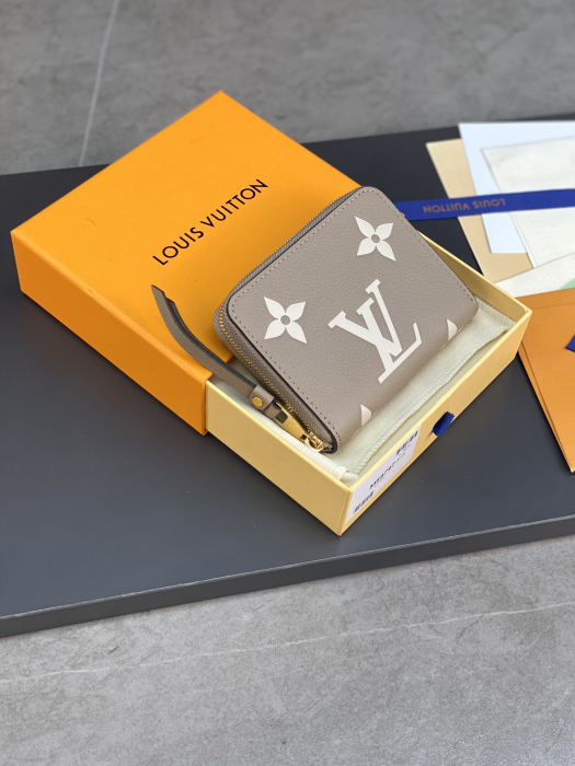  LOUIS VUITTON Портмоне Zippy