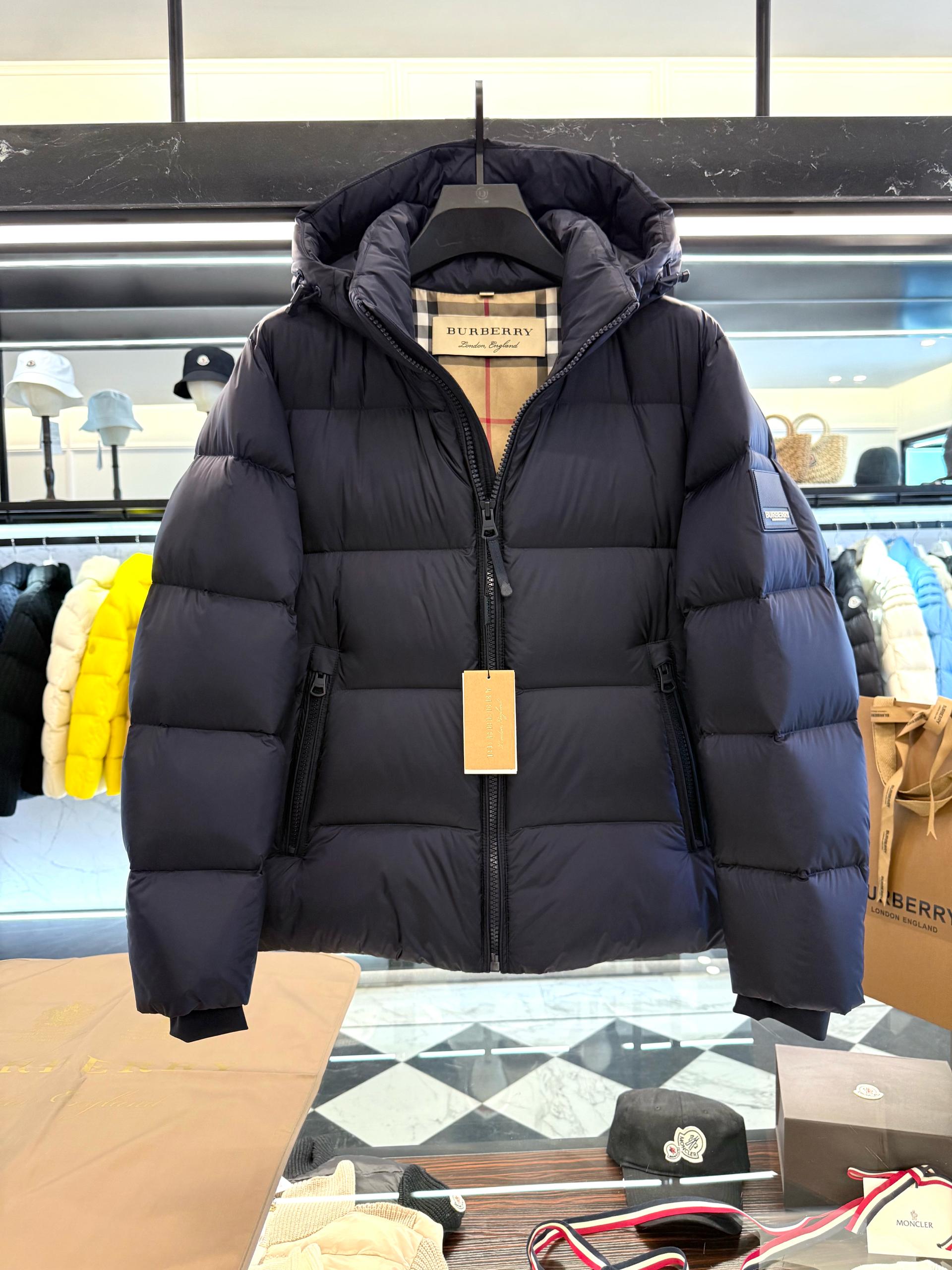 BURBERRY Мужская куртка на пуховом наполнителе BURBERRY Мужская куртка на пуховом наполнителе