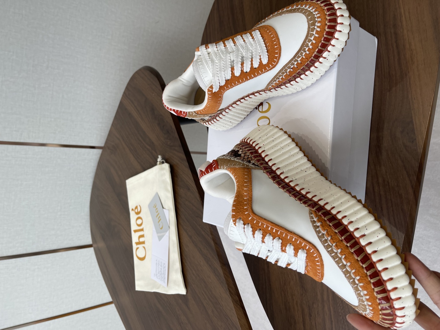 CHLOE Женские кроссовки из коровьей кожи 