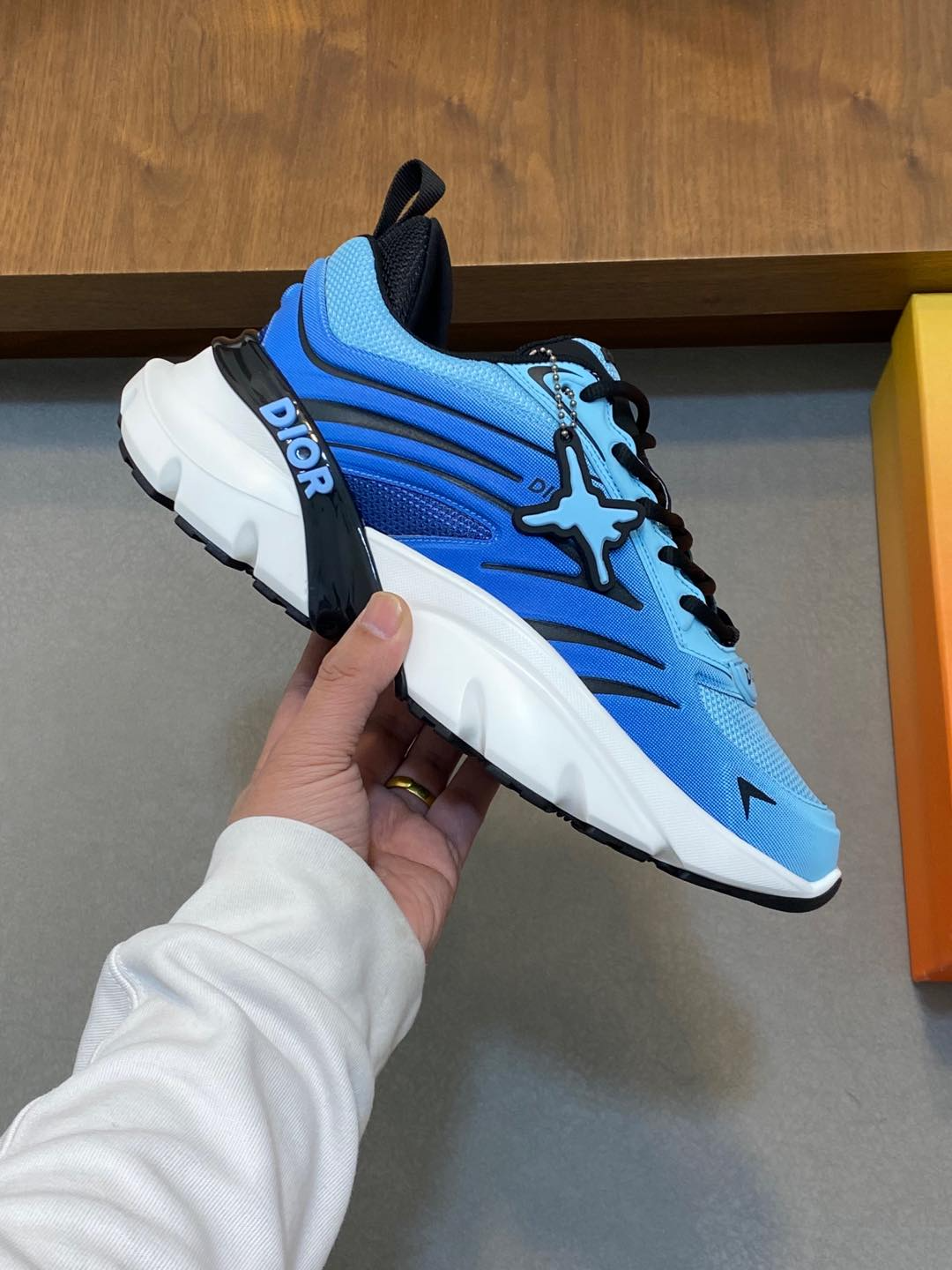 CHRISTIAN DIOR Мужские кроссовки B44 Blade