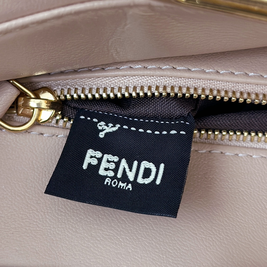 FENDI Женская сумка Peekaboo из овечьей кожи
