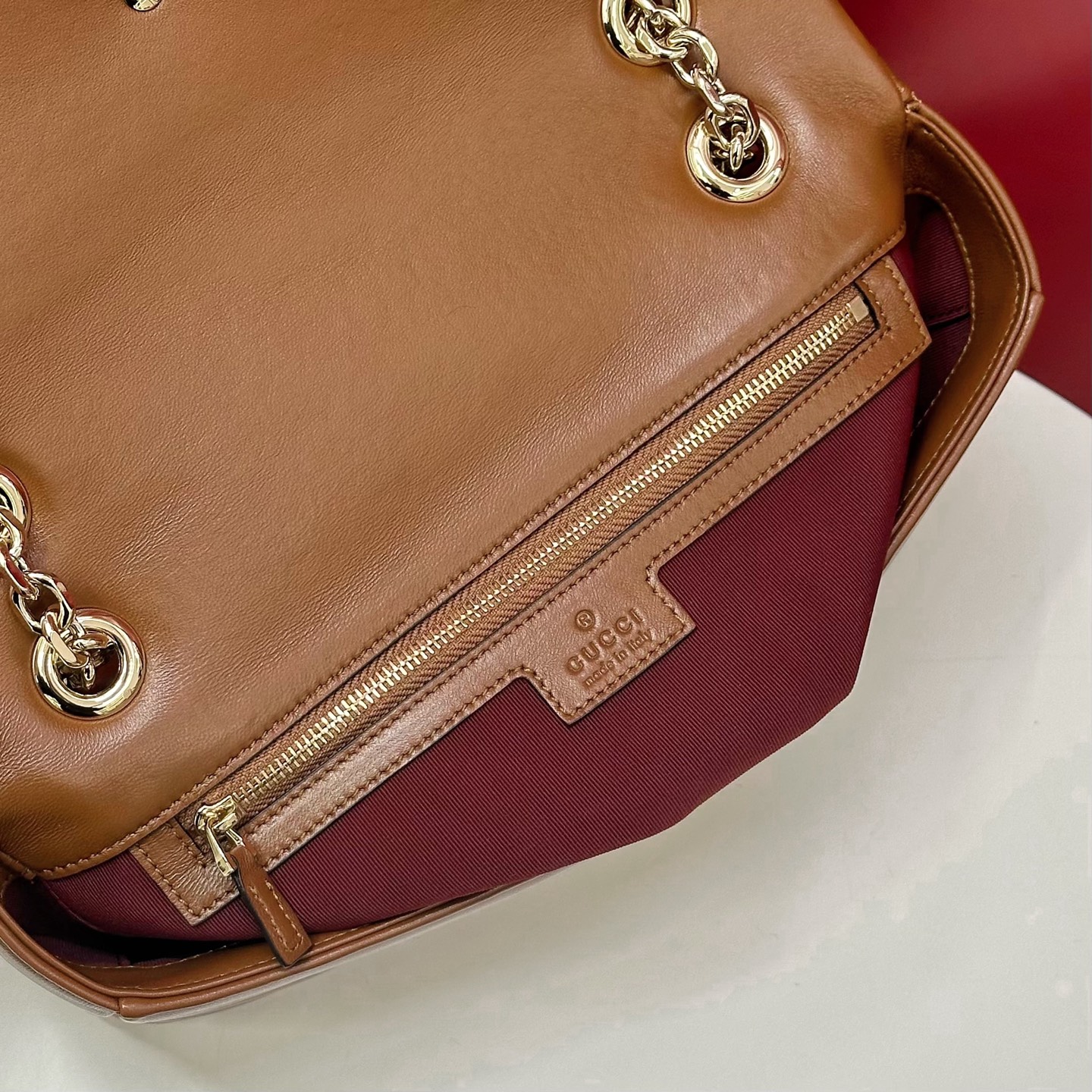 GUCCI Женская сумка GG Marmont medium shoulder bag