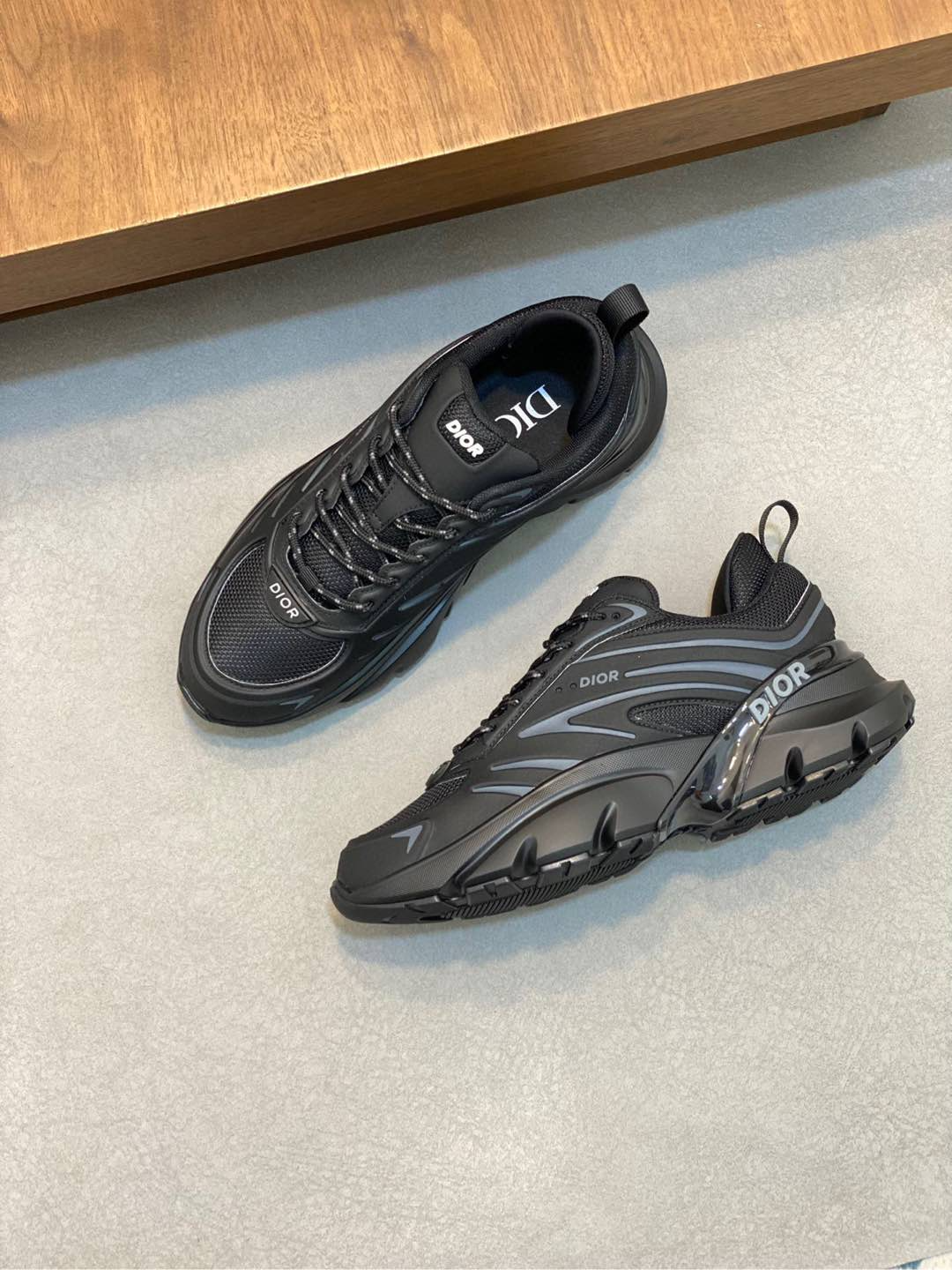 CHRISTIAN DIOR Мужские кроссовки B44 Blade