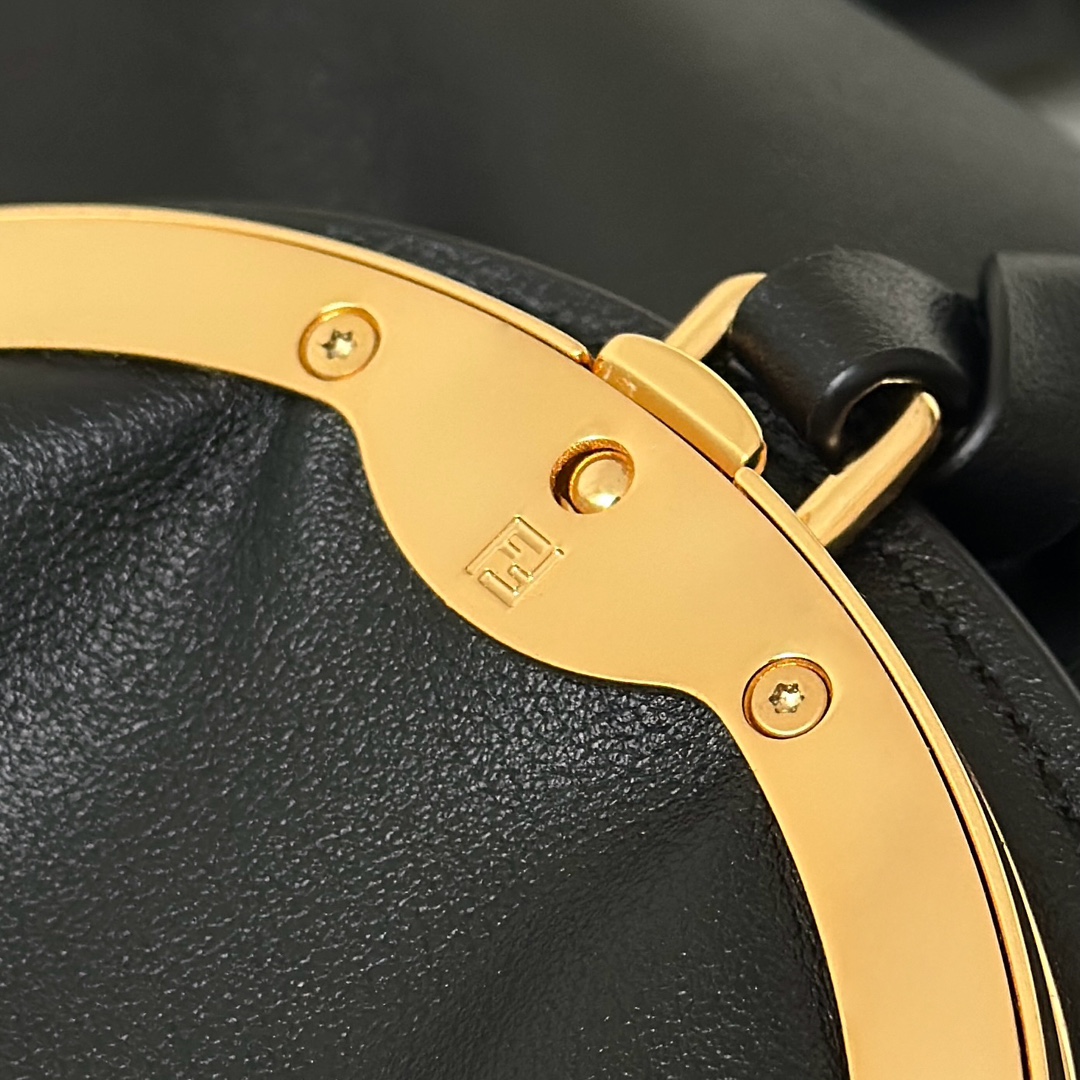 FENDI Женская сумка Spy 