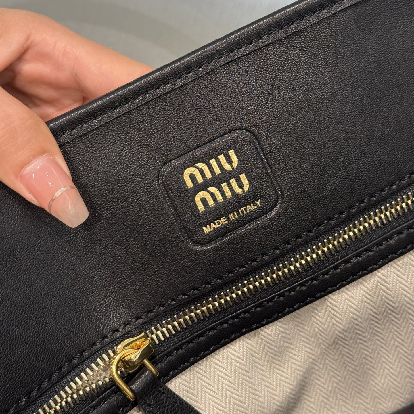 MIU MIU Женская сумка Aventure Nappa Leather 