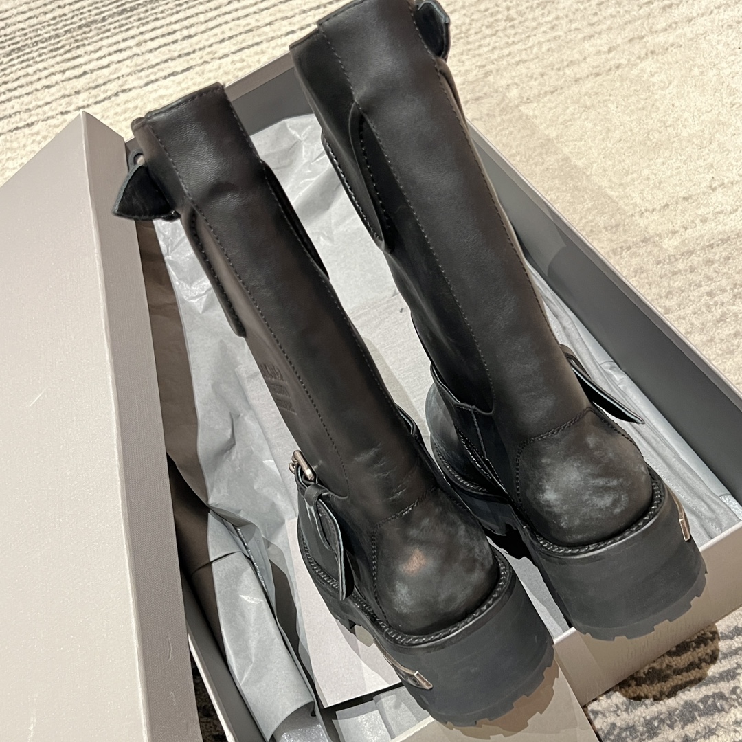 BALENCIAGA Женские ботинки с пряжками BALENCIAGA Женские ботинки с пряжками