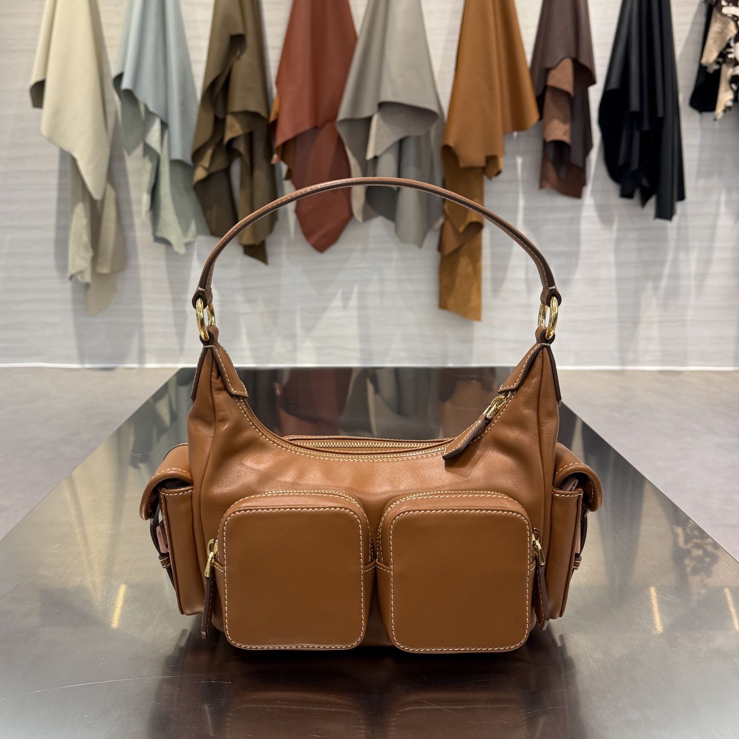 MIU MIU Женская сумка Nappa Leather Pocket MIU MIU Женская сумка Nappa Leather Pocket