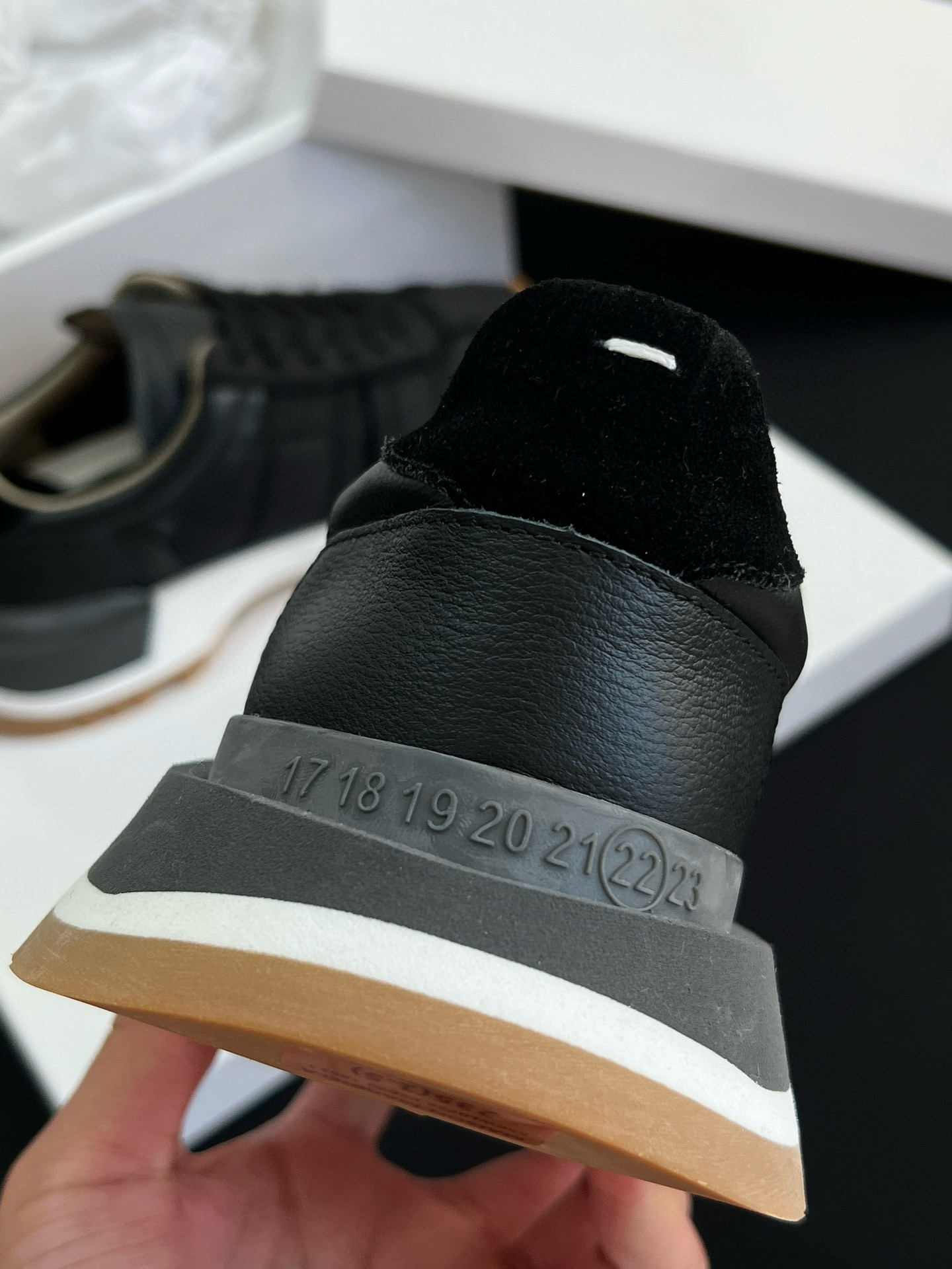 MAISON MARGIELA Женские кроссовки MM6