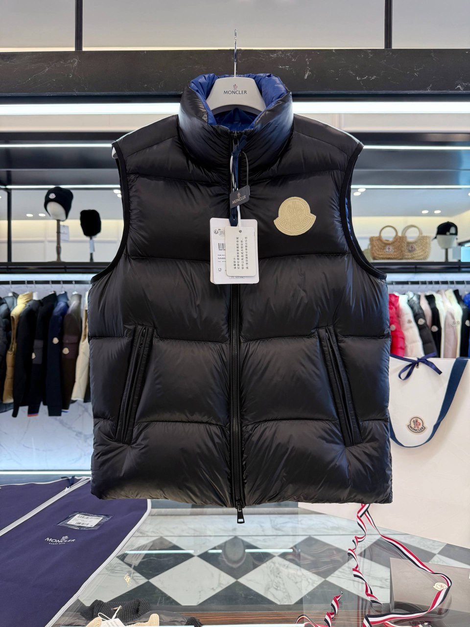 MONCLER Мужской жилет Sumido MONCLER Мужской жилет Sumido
