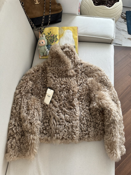 FENDI Женская дублёнка из овчины