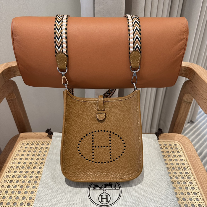 Hermes Женская сумка mini Evelyne 16 см 2s/Sesame Clemence