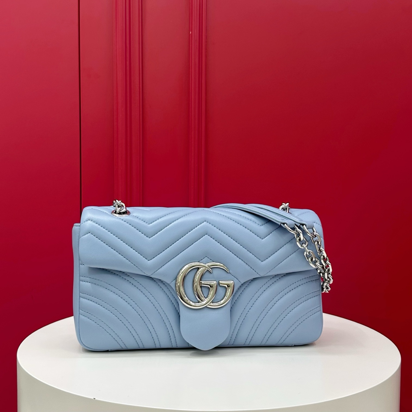 GUCCI Женская сумка GG Marmont medium shoulder bag