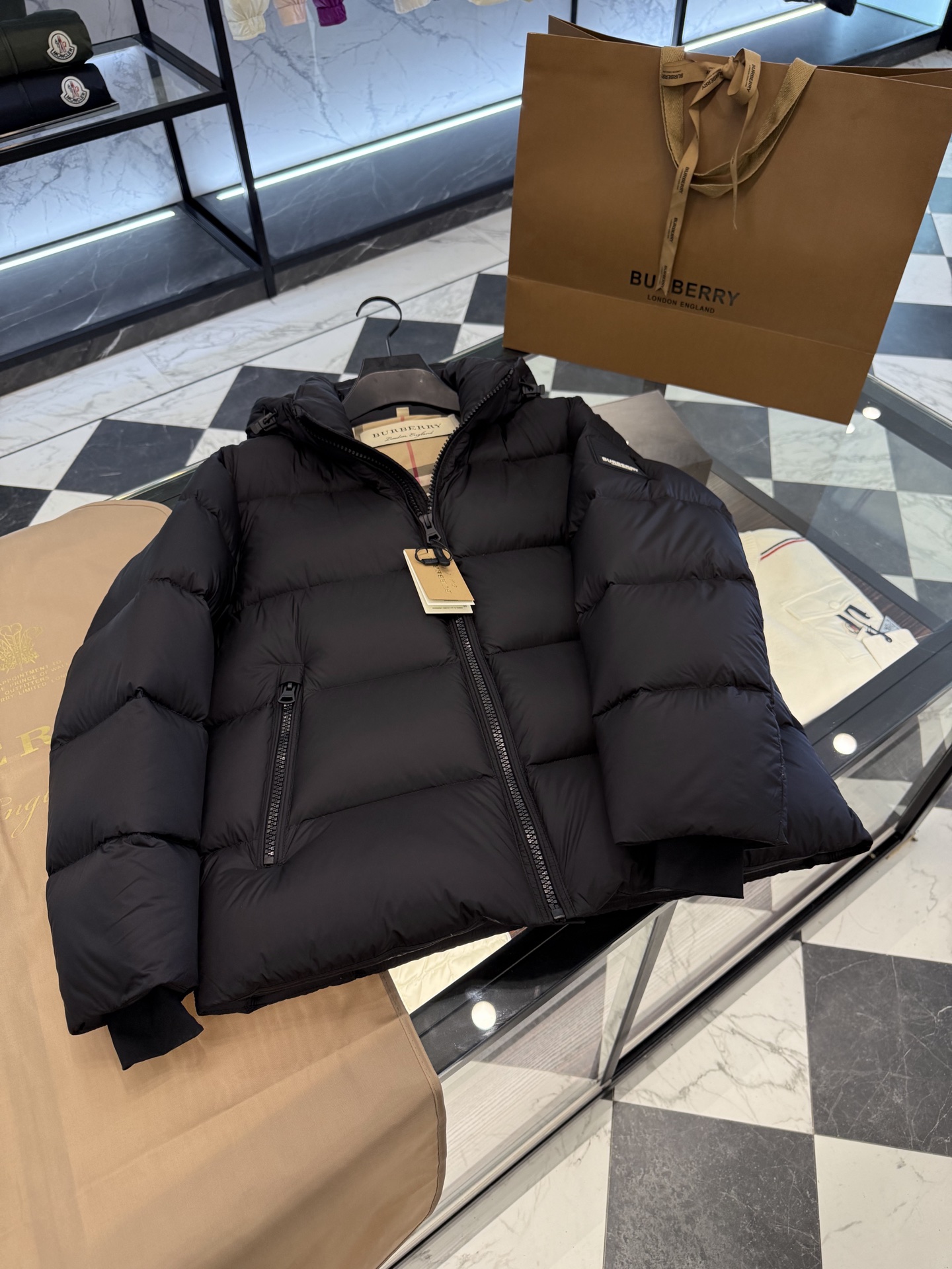 BURBERRY Мужская куртка на пуховом наполнителе BURBERRY Мужская куртка на пуховом наполнителе