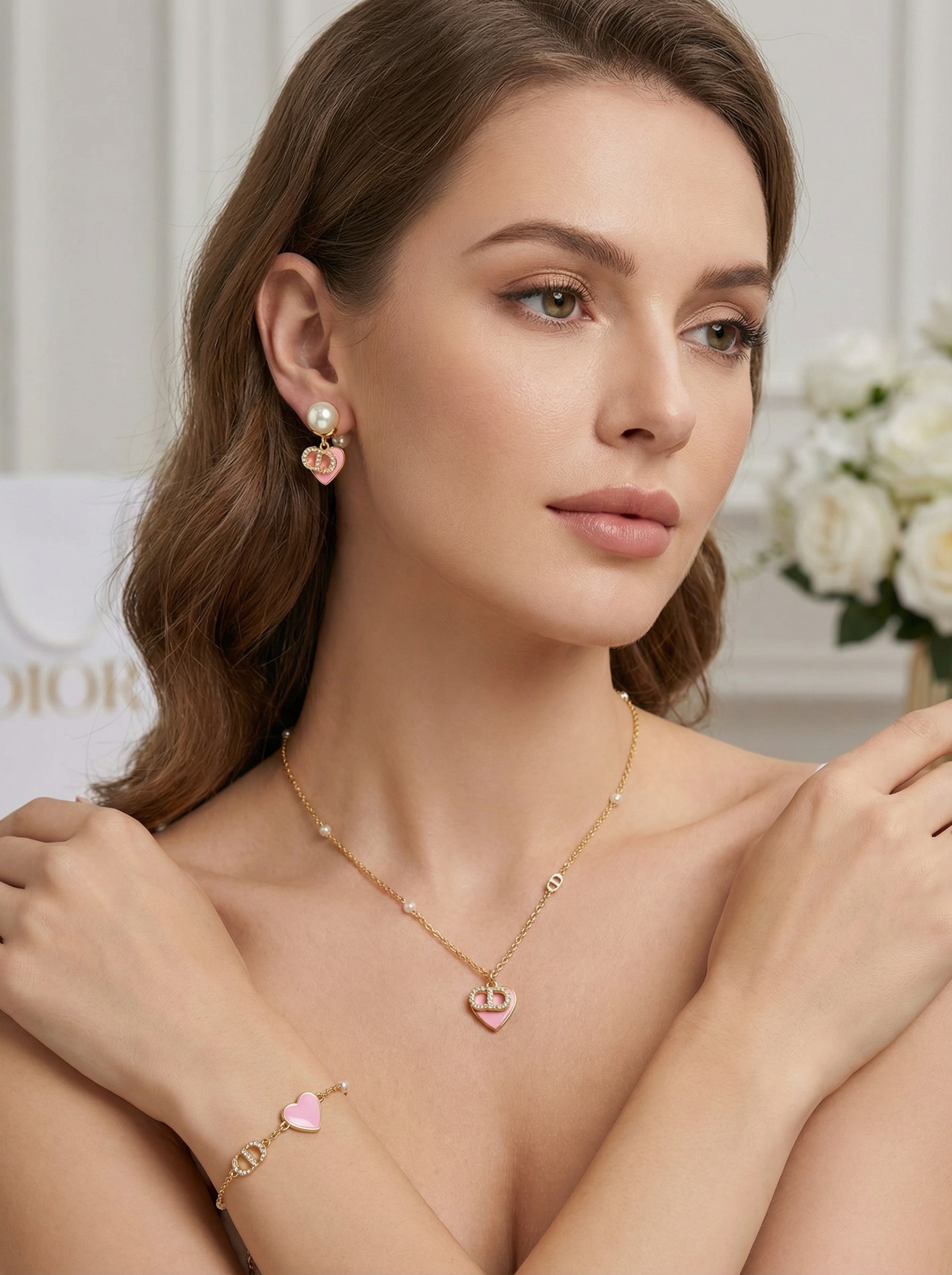 CHRISTIAN DIOR Женский набор украшений с розовым сердечком CHRISTIAN DIOR Женский набор украшений с розовым сердечком