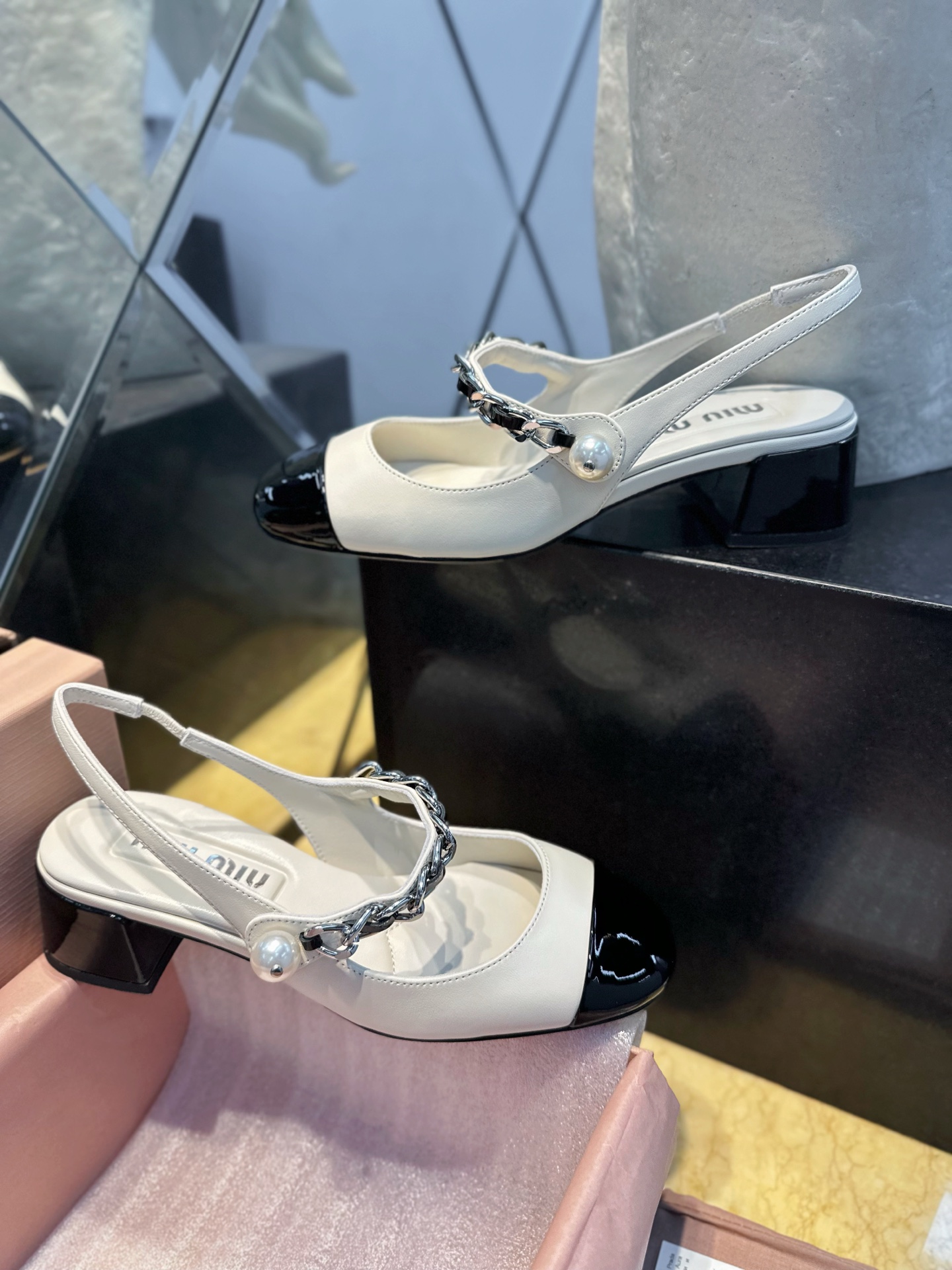 MIU MIU Женские туфли мэри-джейн с перемычкой MIU MIU Женские туфли мэри-джейн с перемычкой