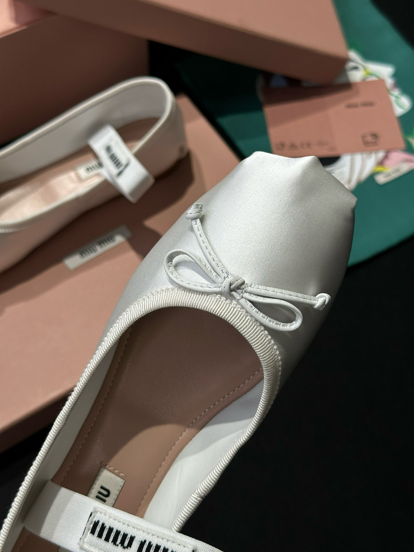 MIU MIU Атласные балетки 