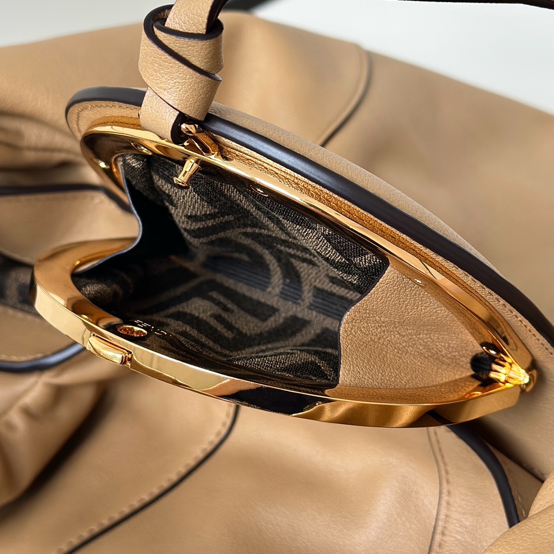 FENDI Женская сумка Spy FENDI Женская сумка Spy