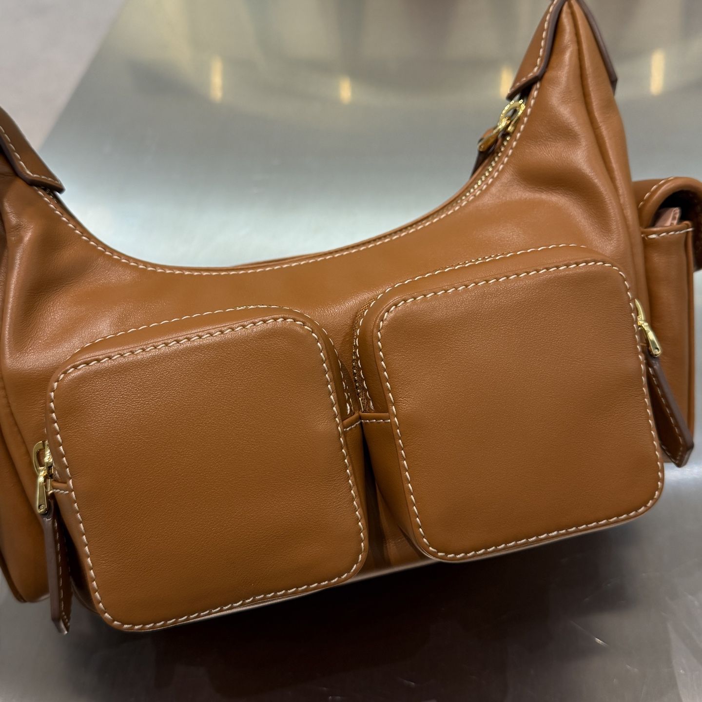 MIU MIU Женская сумка Nappa Leather Pocket MIU MIU Женская сумка Nappa Leather Pocket