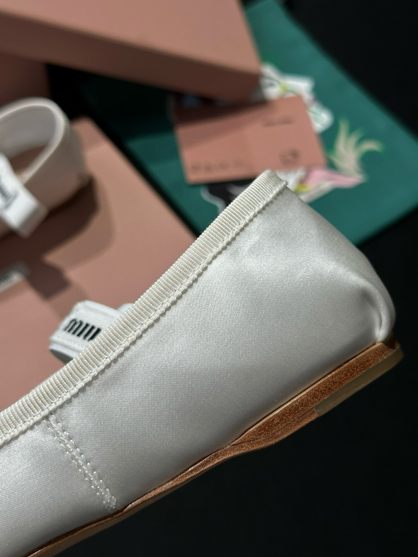 MIU MIU Атласные балетки 