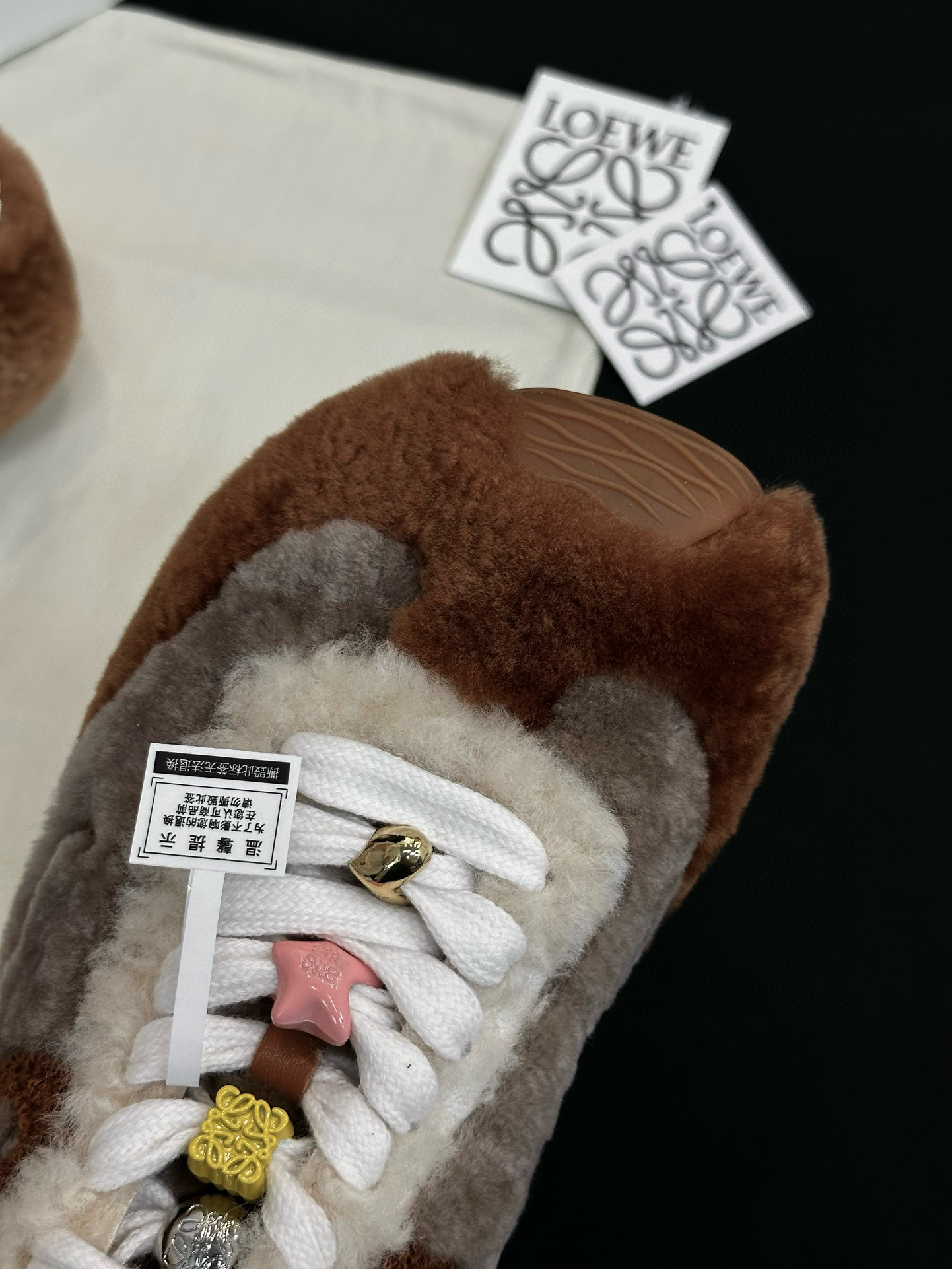 LOEWE Женские кроссовки 