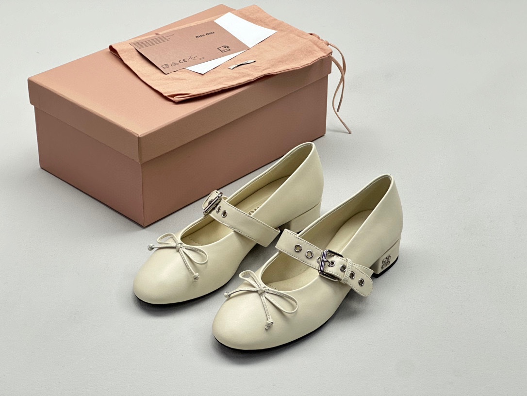 MIU MIU Женские балетки 