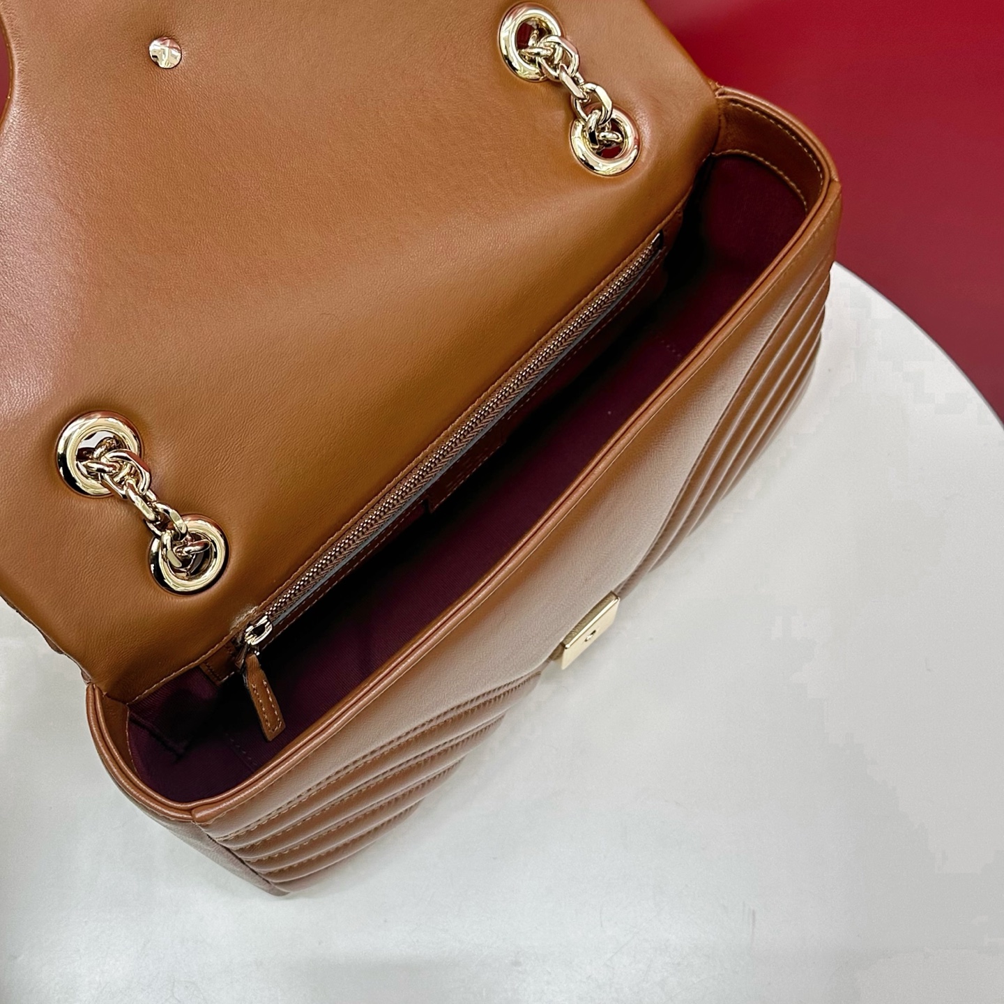 GUCCI Женская сумка GG Marmont medium shoulder bag