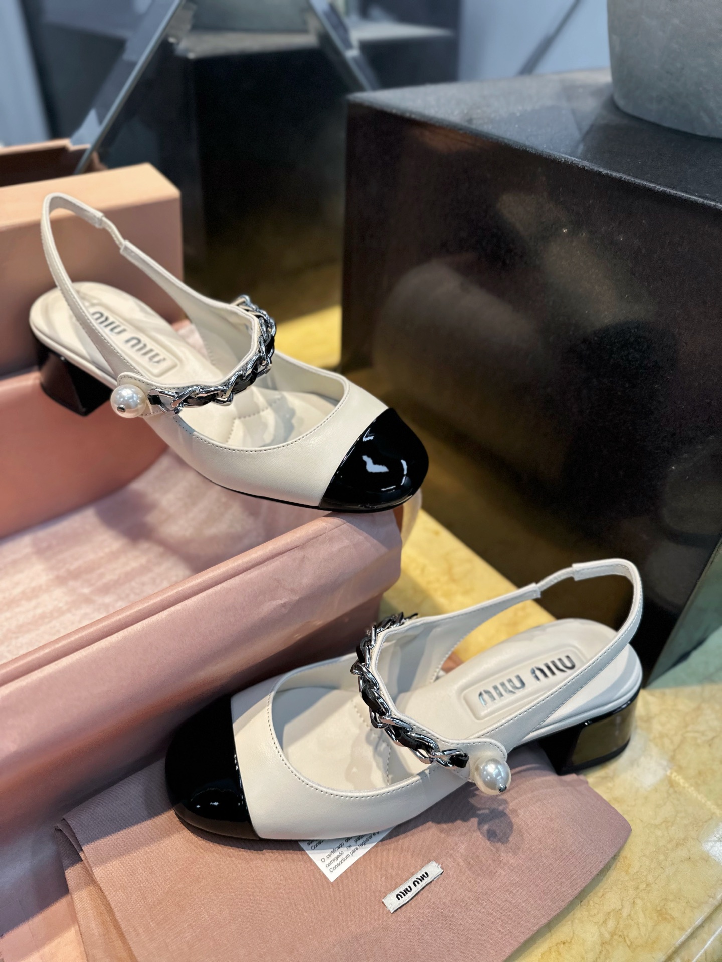 MIU MIU Женские туфли мэри-джейн с перемычкой MIU MIU Женские туфли мэри-джейн с перемычкой