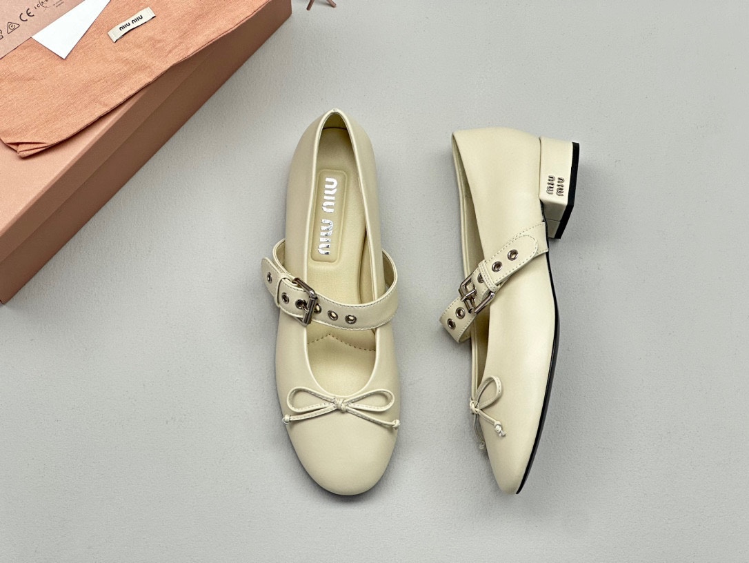 MIU MIU Женские балетки 
