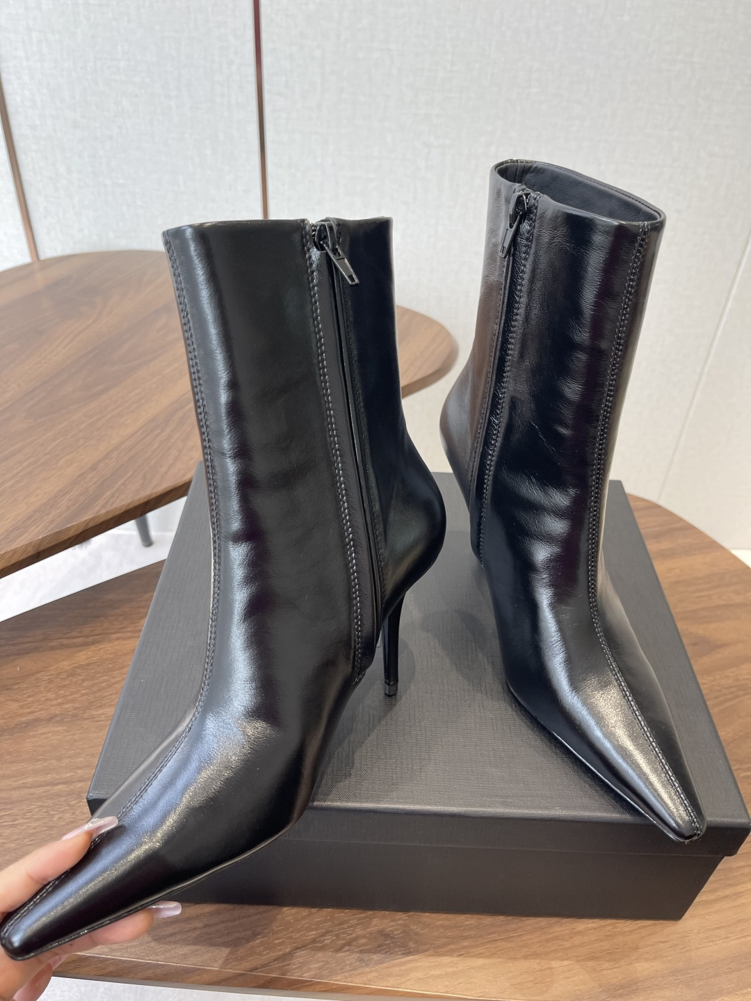 SAINT LAURENT Женские ботинки 