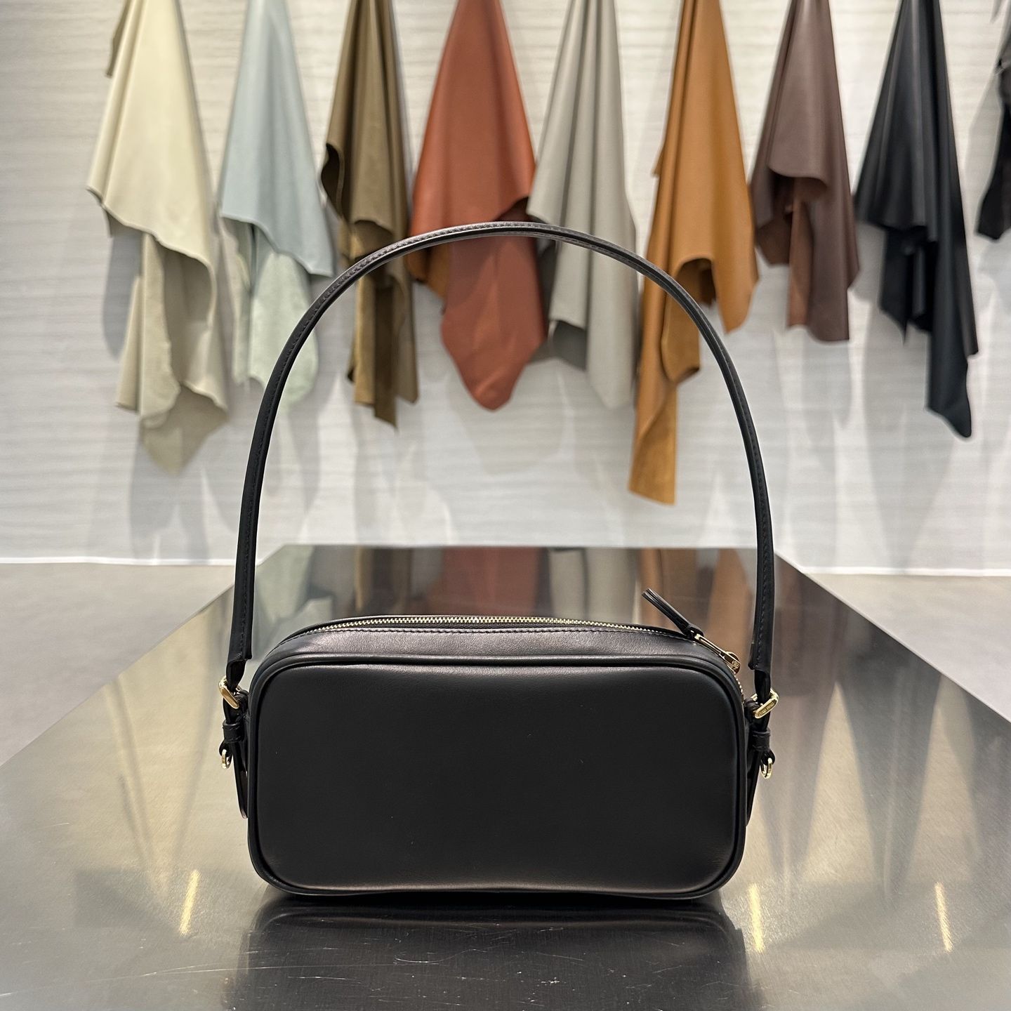 MIU MIU Женская сумка Leather Shoulder Bag MIU MIU Женская сумка Leather Shoulder Bag