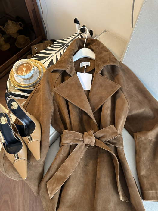 THE ROW Женское пальто из замши