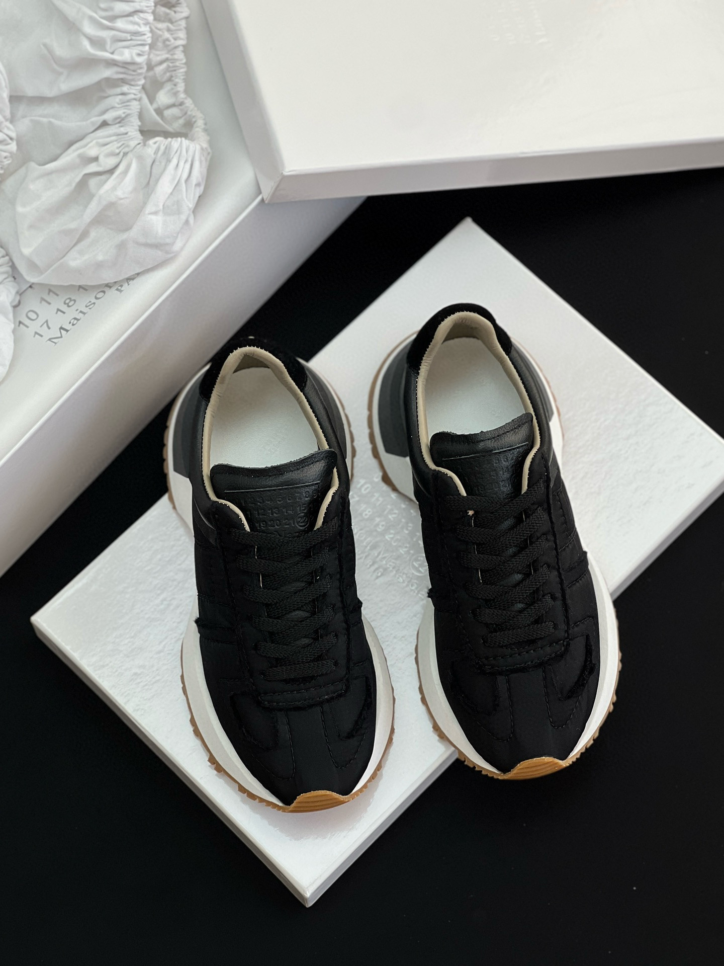 MAISON MARGIELA Женские кроссовки MM6