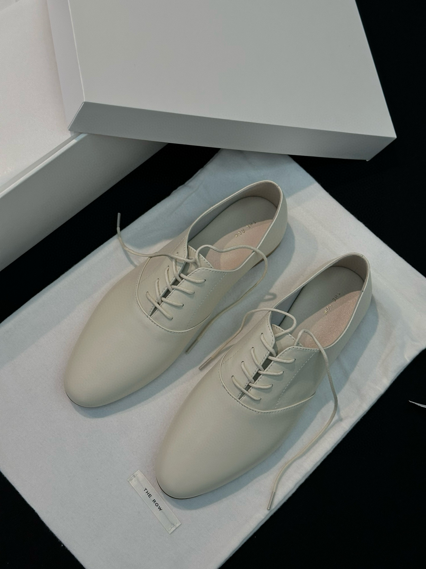 THE ROW Женские лоферы на шнуровке THE ROW Женские лоферы на шнуровке