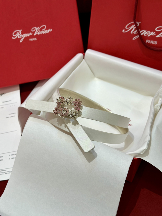 ROGER VIVIER Женский ремень с пряжкой Flower Strass из атласа