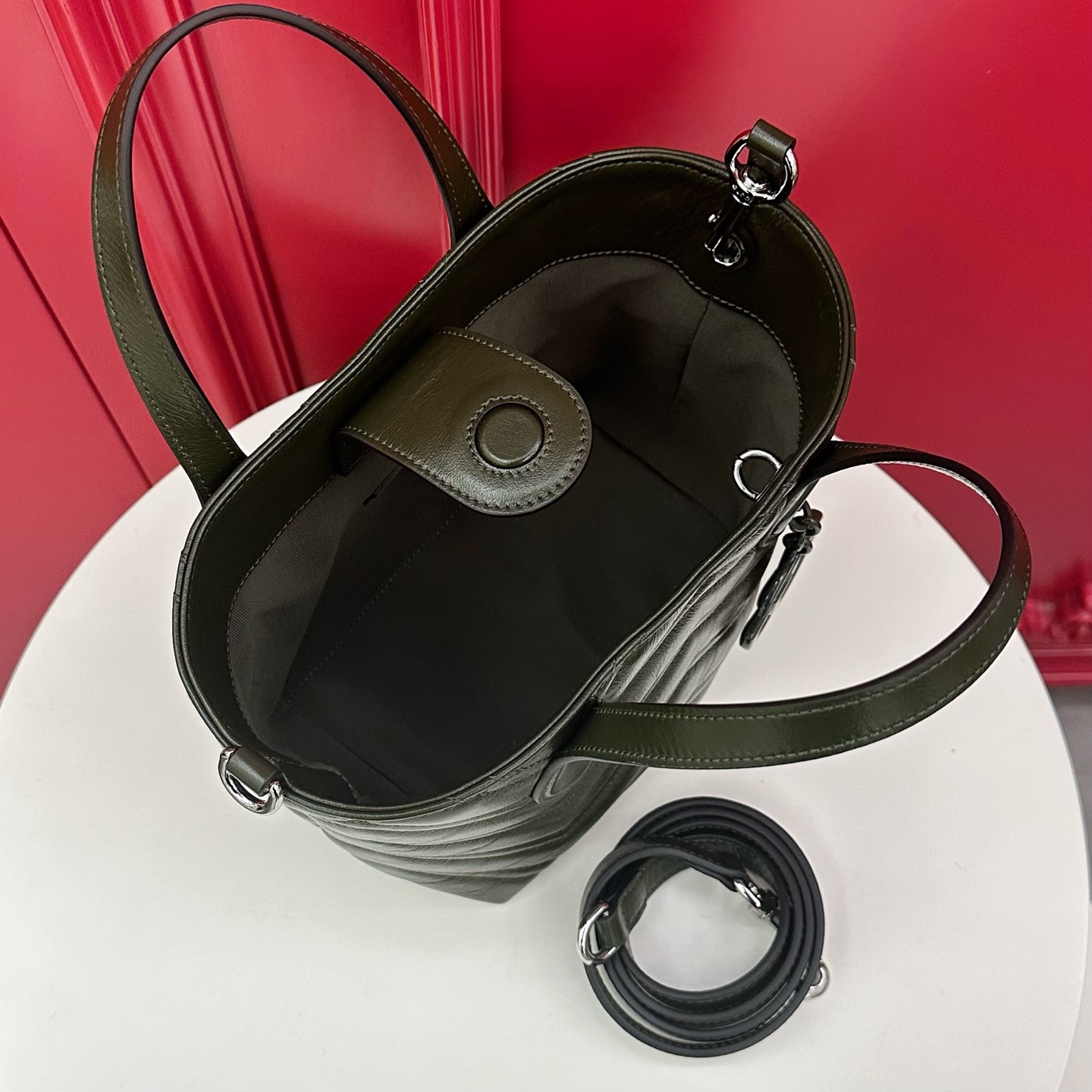 GUCCI Женская сумка GG Marmont small tote bag