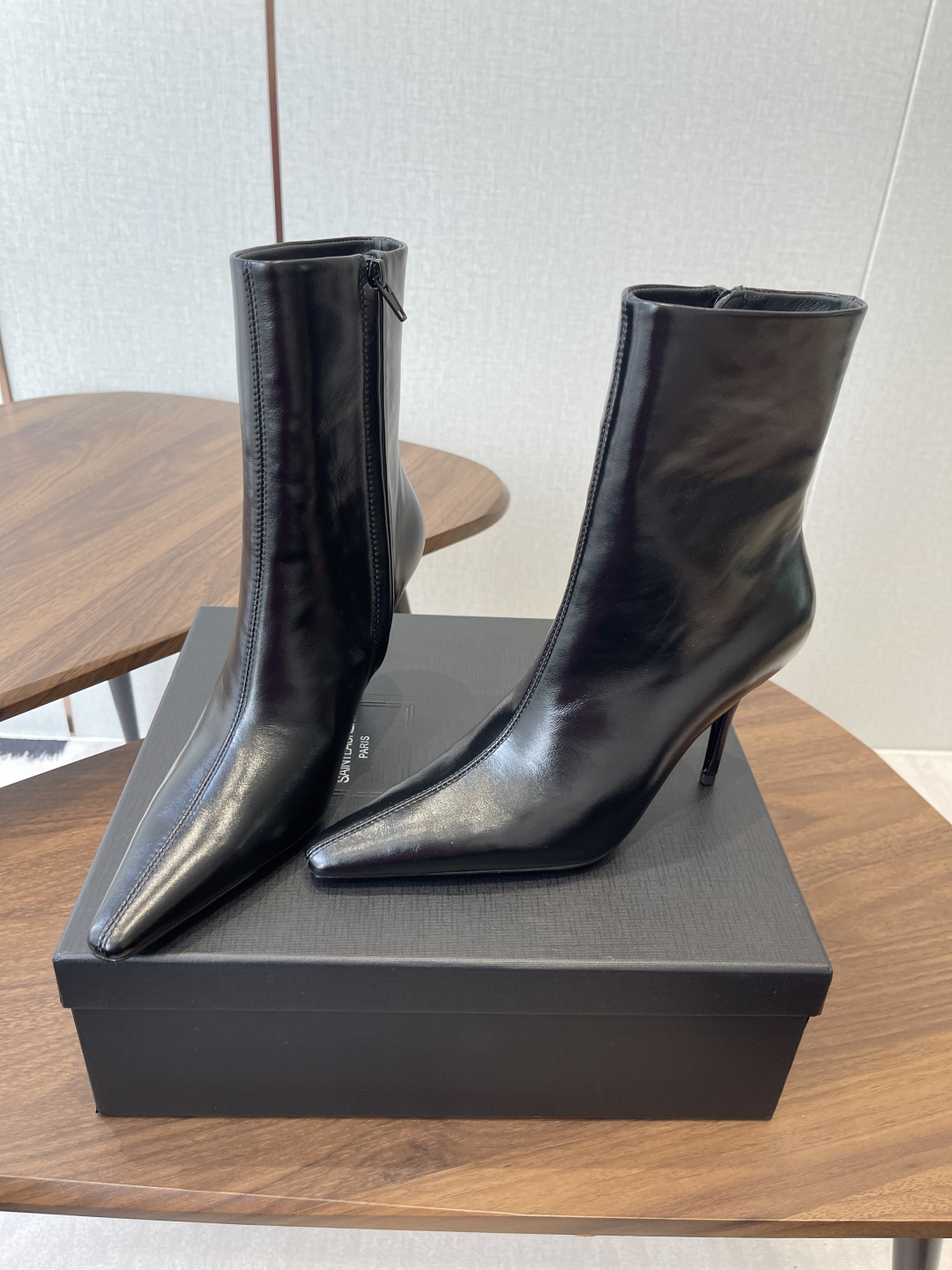 SAINT LAURENT Женские ботинки 