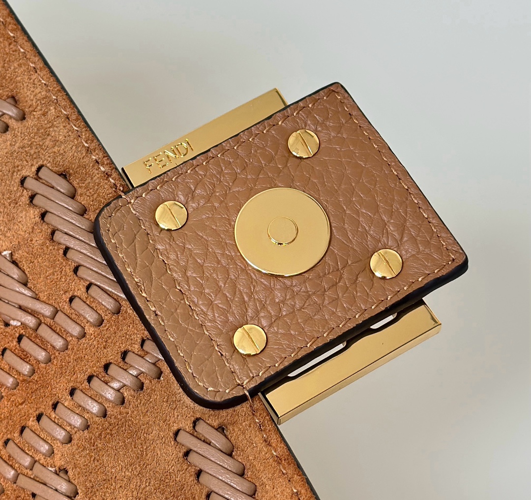 FENDI Женская сумка Baguette